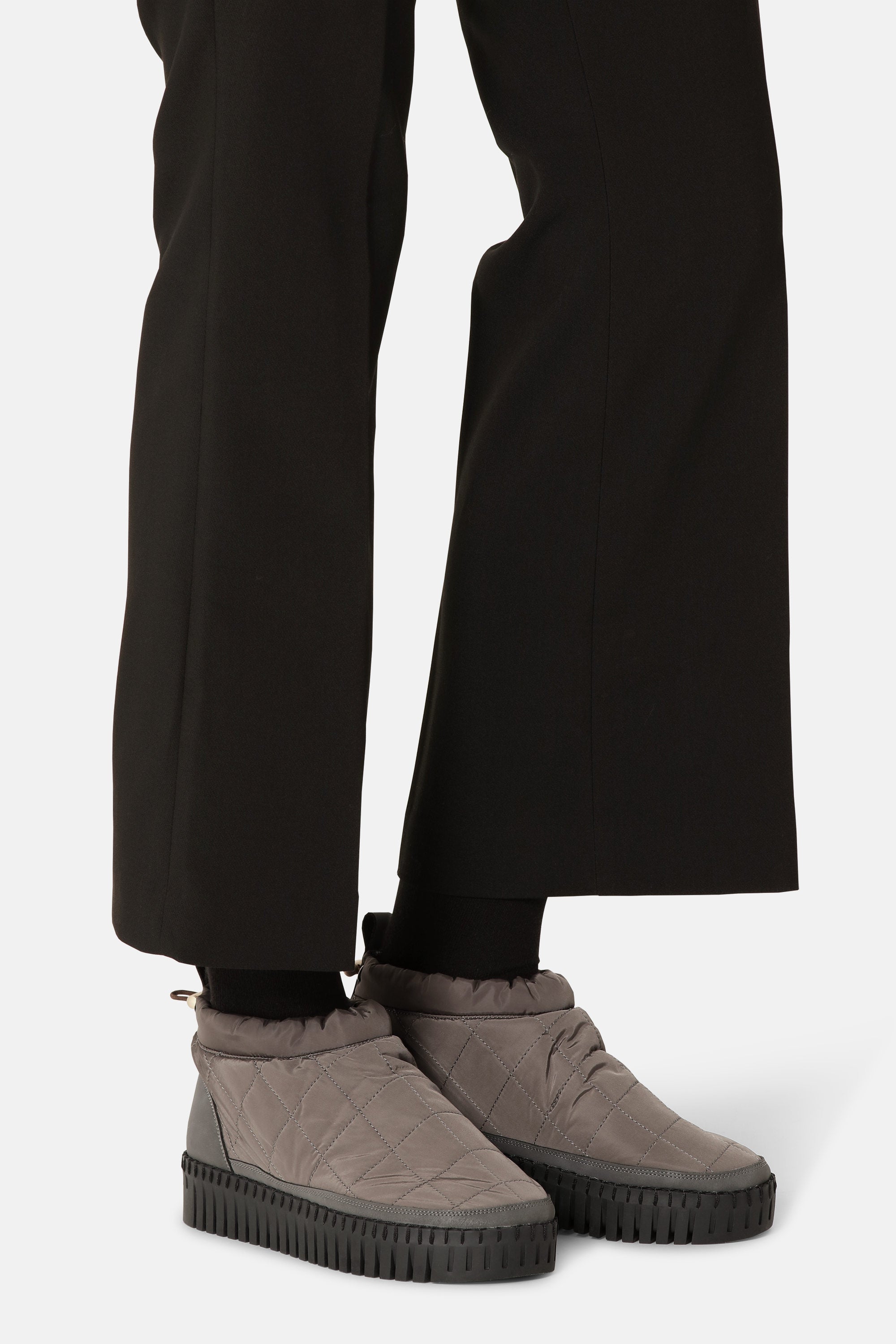 Tulip Low Padded Boot - Grey Black
